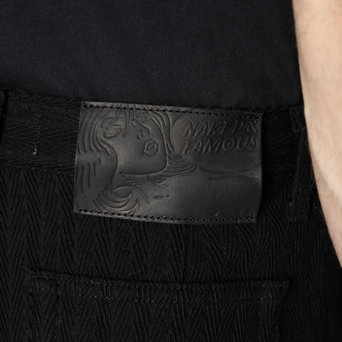 PLEATED TROUSER / SUGIAYA