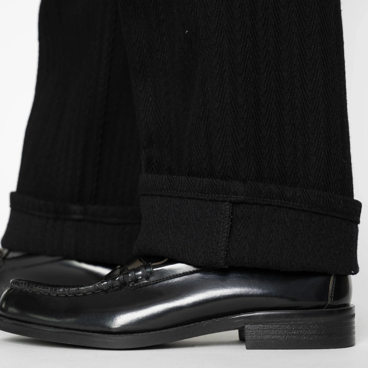 PLEATED TROUSER / SUGIAYA
