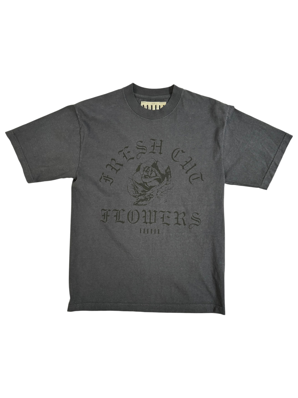 MACHUS FLOWERS TEE