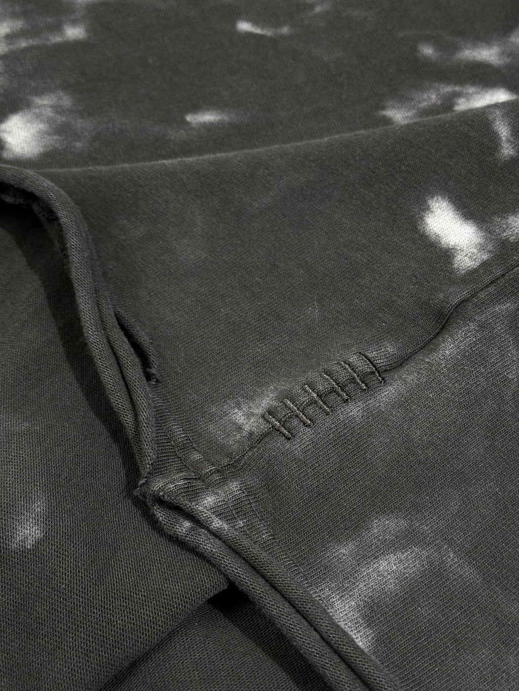 BLACK LABEL CHROMITE TEE