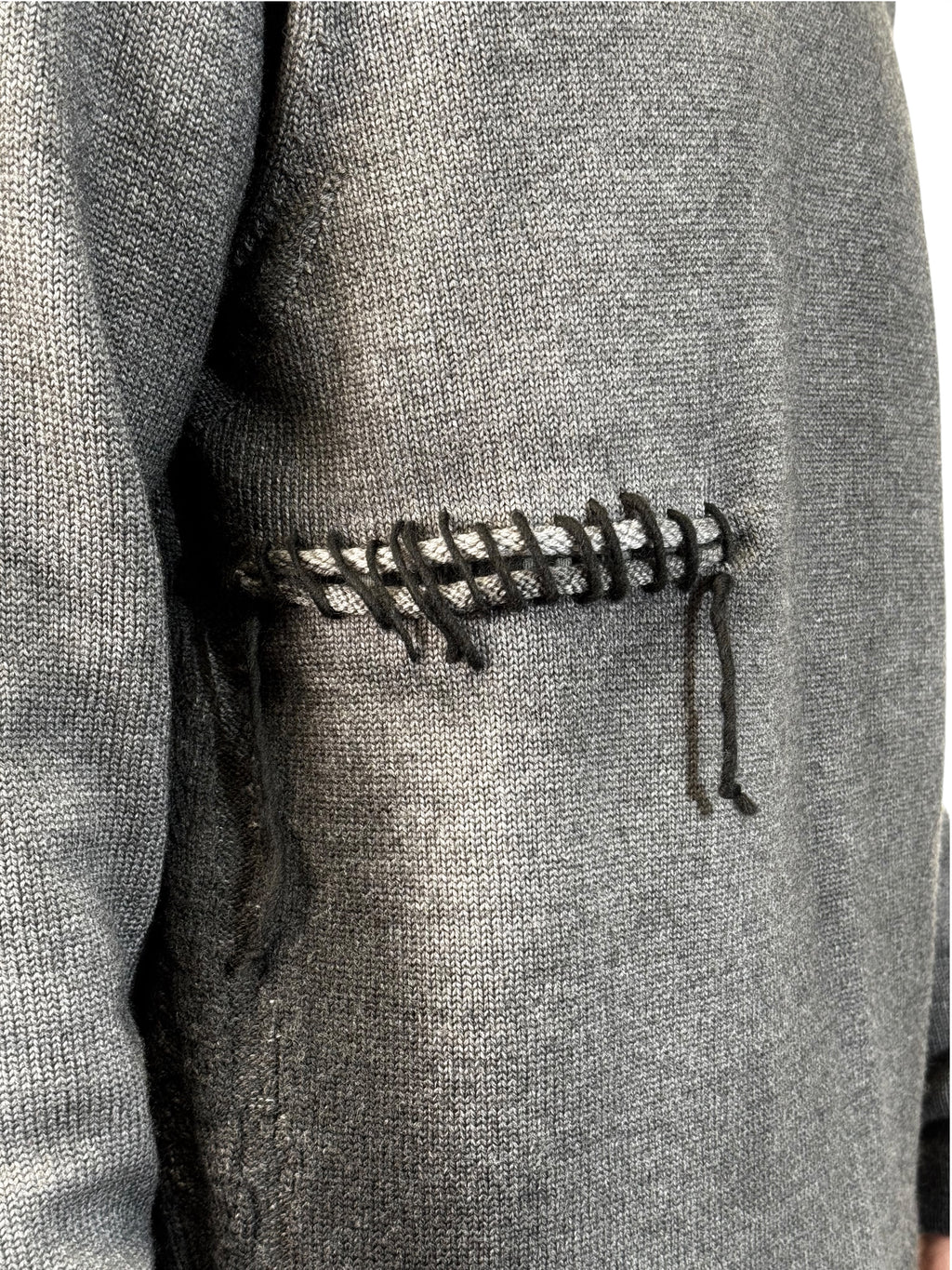 OMBRE FADE SCAR SWEATER