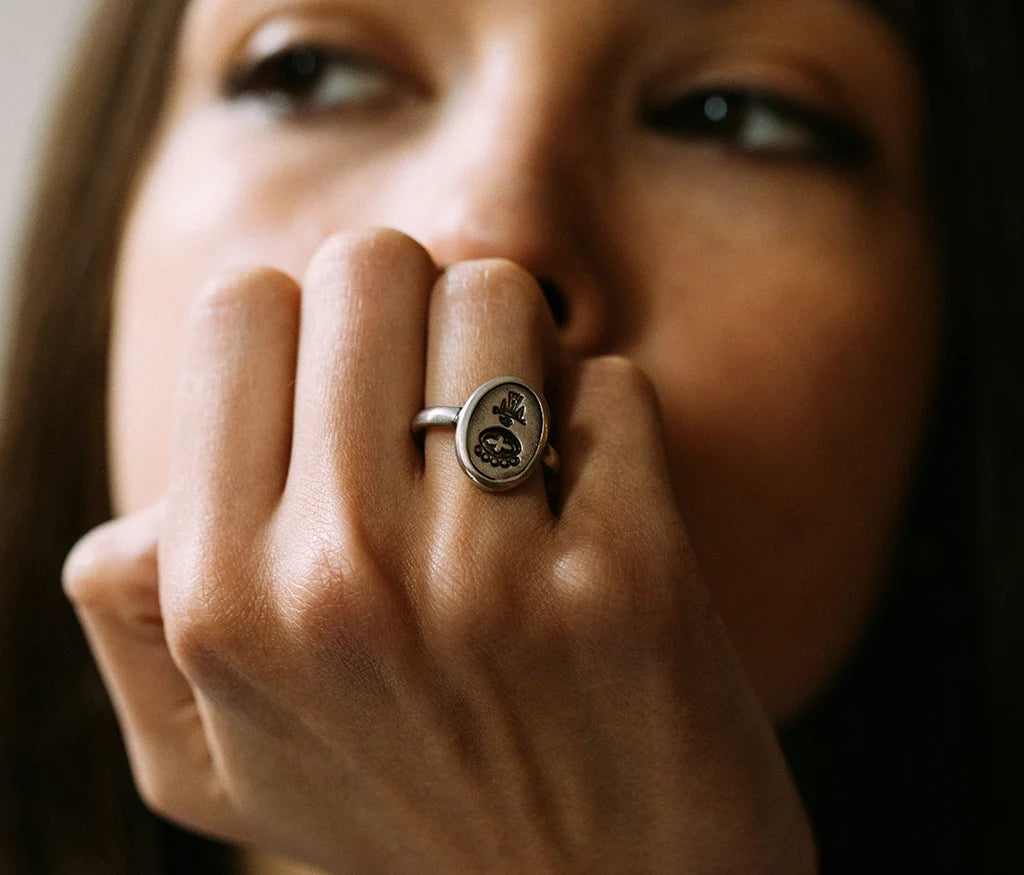 SIGNS / RING